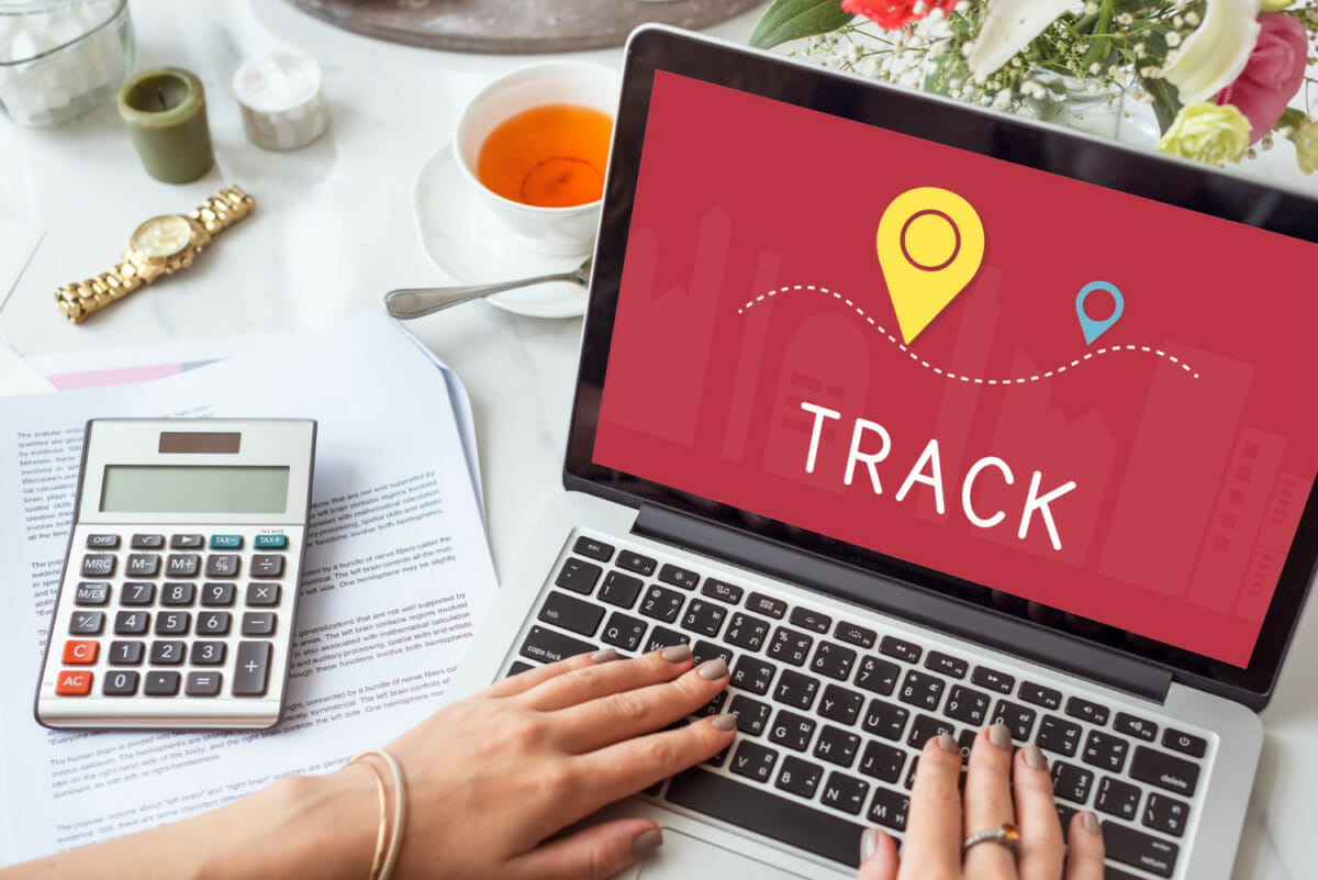 Does Tracking Your Spending Really Make A Difference?